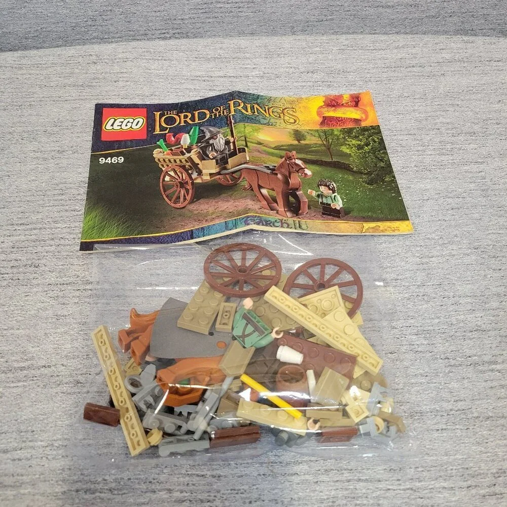 LEGO The Lord of the Rings Gandalf Arrives 9469